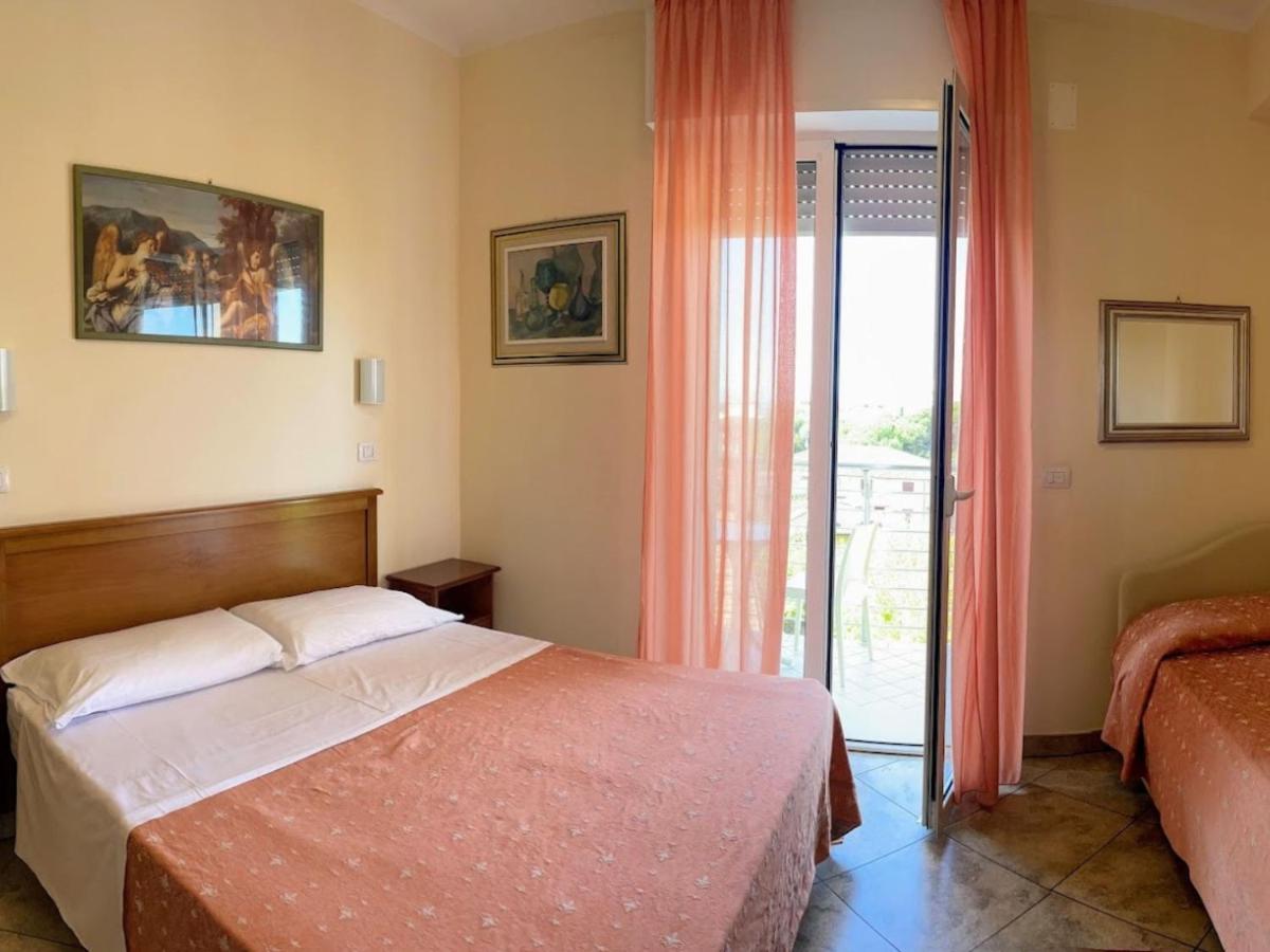 Hotel Franca ミラノ・マリッティマ エクステリア 写真