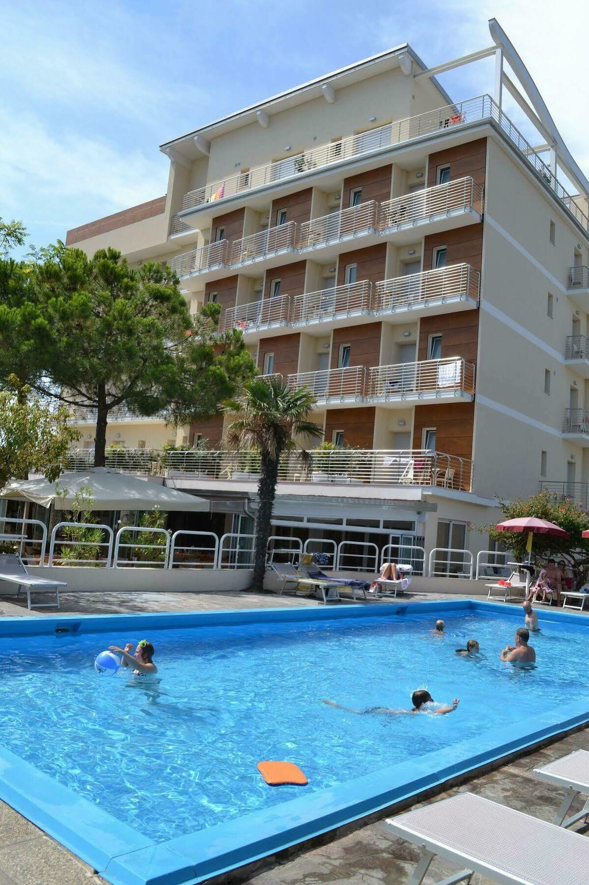Hotel Franca ミラノ・マリッティマ エクステリア 写真